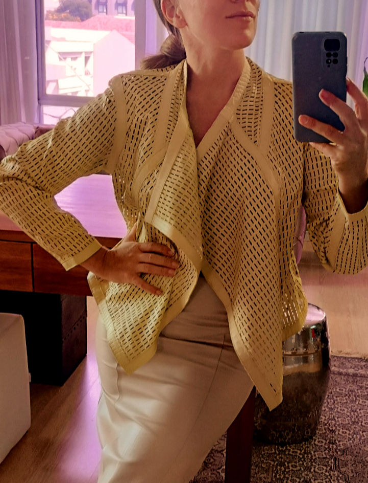 Casaco de Couro Genuíno Vazado