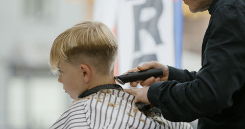 Warren_s Barber Shop Stills (28 of 61).jpg
