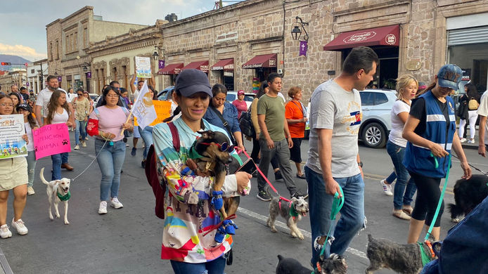 En Morelia realizan Caminata Canina para visibilizar los derechos de loa seres vivos no humanos
