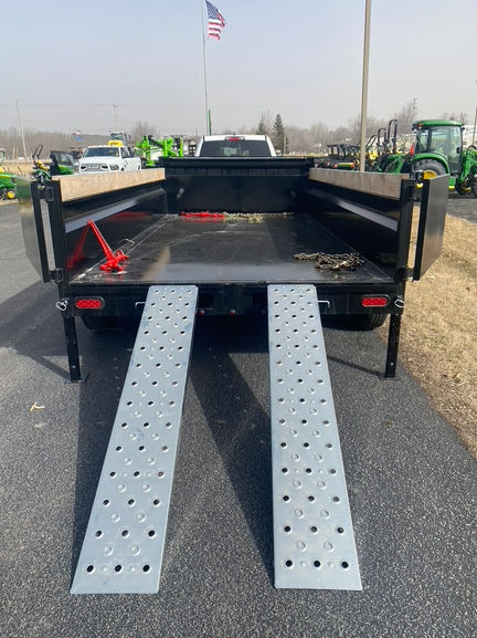 <img src="End-Dump-Trailer.jpg" alt="End Dump Trailer Rentals available for rent in New Berlin, WI"/>
