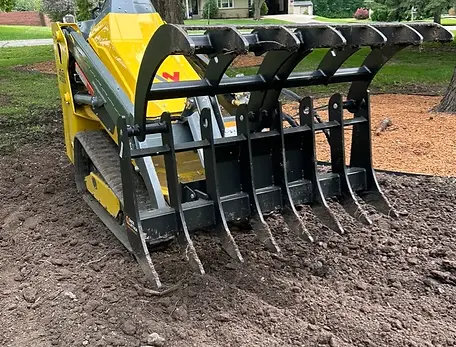 Zenith-Equipment-Rentals-New-Berlin-WI-wacker-neuson-mini-skid-steer-grapple-attachment-01