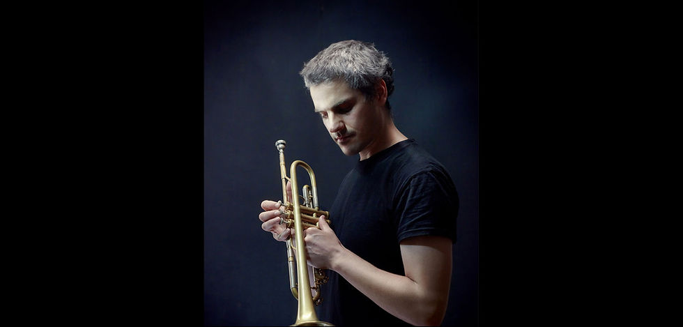 Matthias Schwengler conecta las minas del Ruhr con la música balcánica en 'DARK'