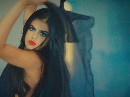 Nando Cohen presenta “Dama letal”, una oda al amor de las almas bajo la lluvia