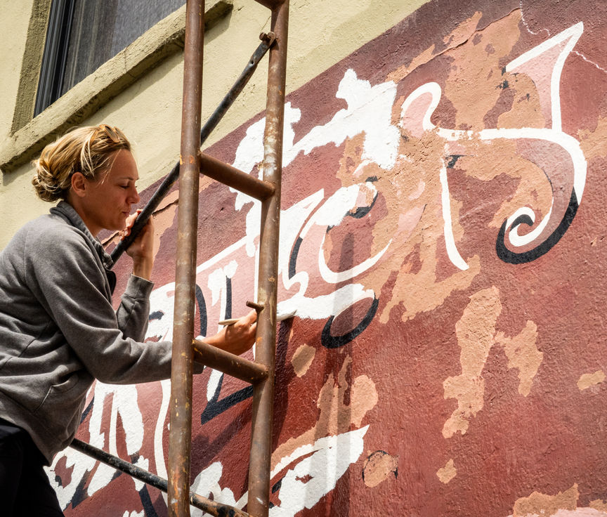 Mural restoration continues in Silverton as city shapes arts rules