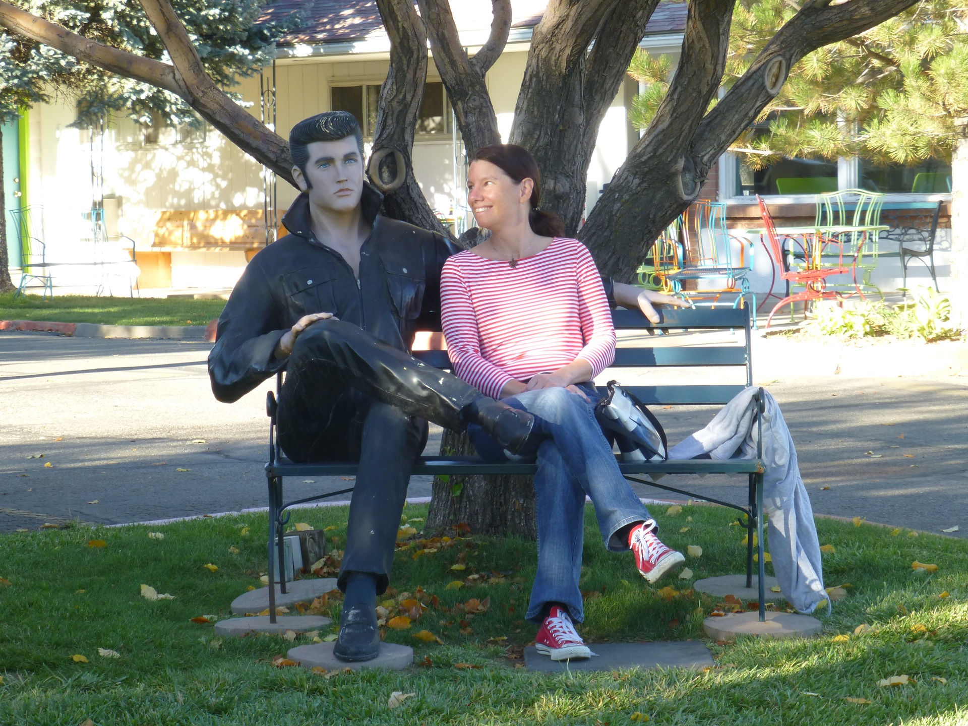 Nadine meets Elias
