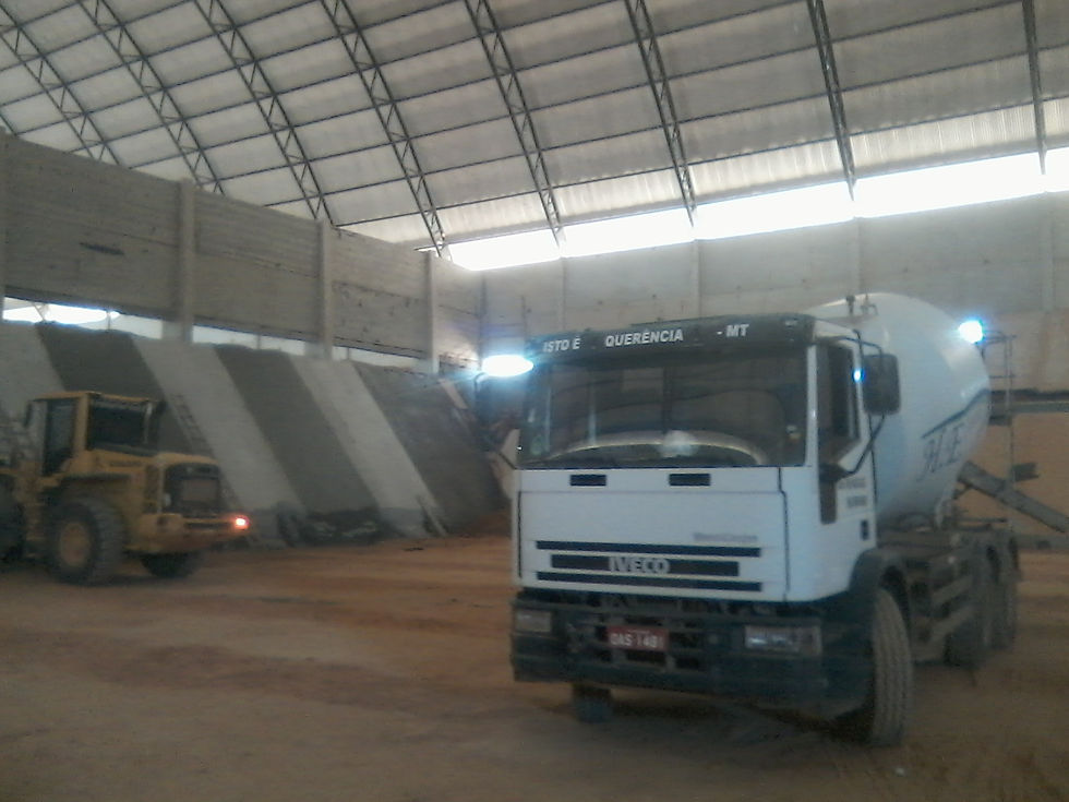 Concretando as paredes laterais