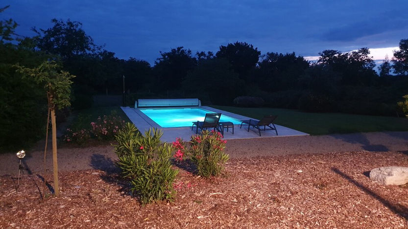 Huis-met-verwarmd-zwembad-Olivier-du-Berry (26).jpg