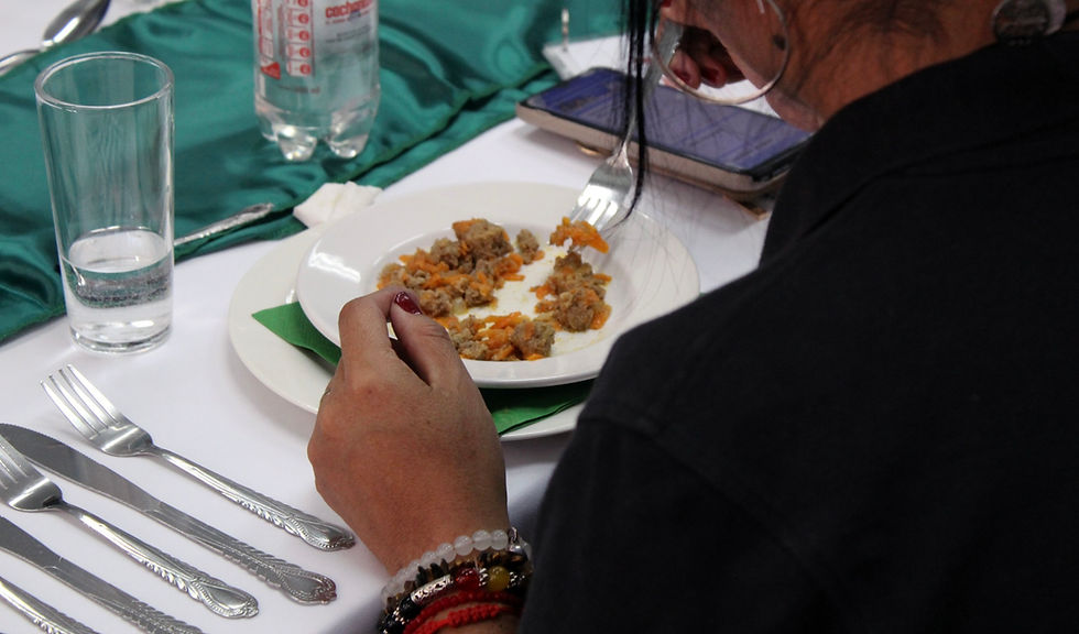 Causa de pollo y carne al jugo: Junaeb realiza degustación de alimentación escolar en Sierra Gorda