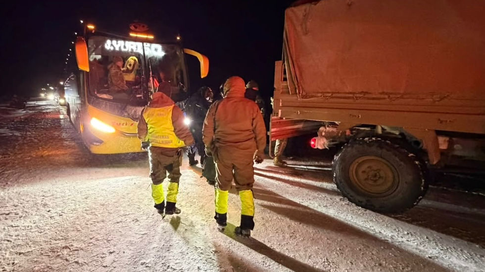 [VIDEO] Bus con comitiva del Gobierno Regional y motociclistas quedan atrapados por intensa nevazón en la ruta 27-CH