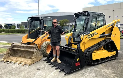 NEW GEHL TRACK LOADER DELIVERS FOR LONG-TERM MUSTANG OPERATOR