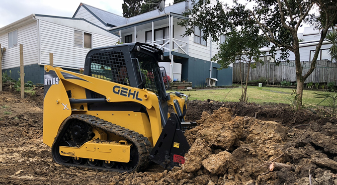 Gehl compact loader