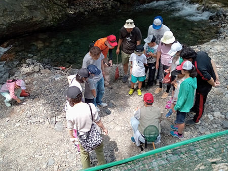 主催:名栗げんきプラザイベント名:親子釣り教室① ~作った仕掛けでニジマス釣り~