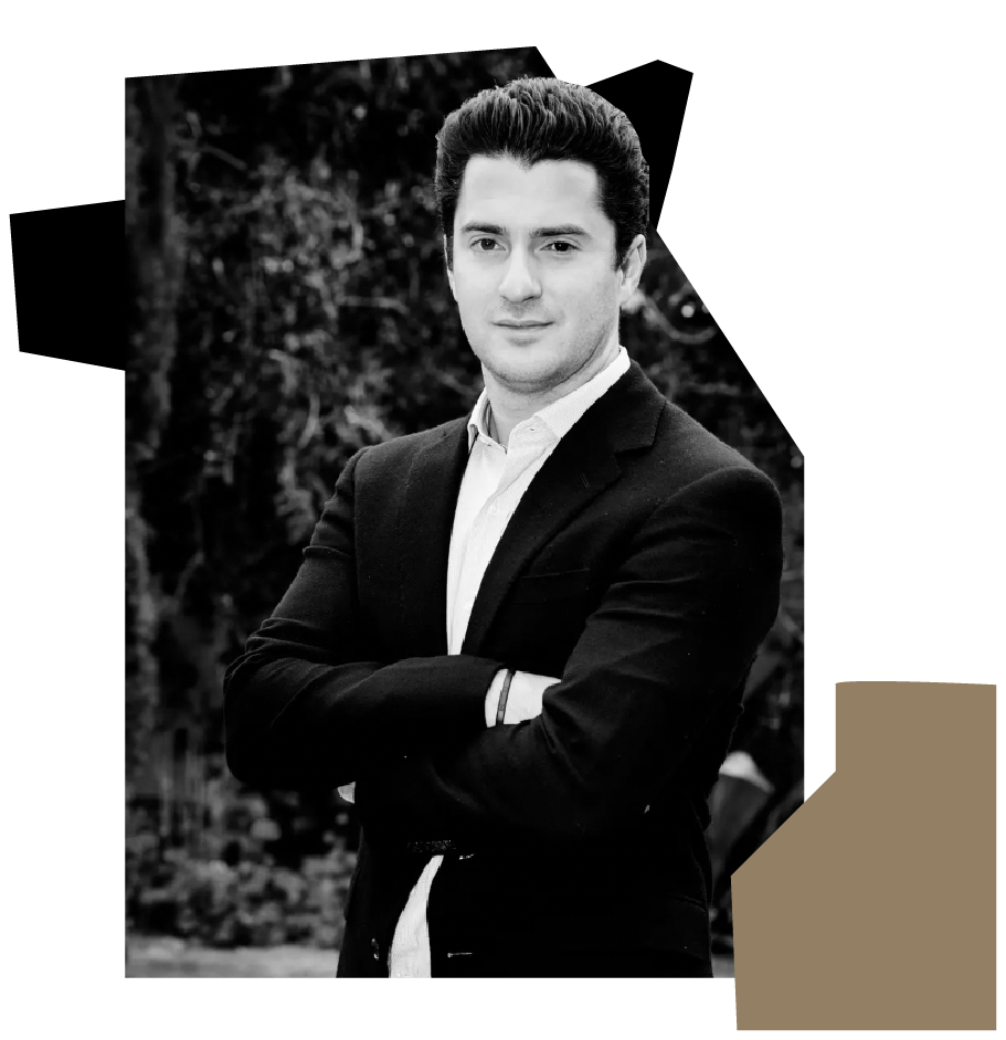 Robert Jakobi — founder of HYTON, representing leadership, vision, and strategic investment in high-growth consumer brands.