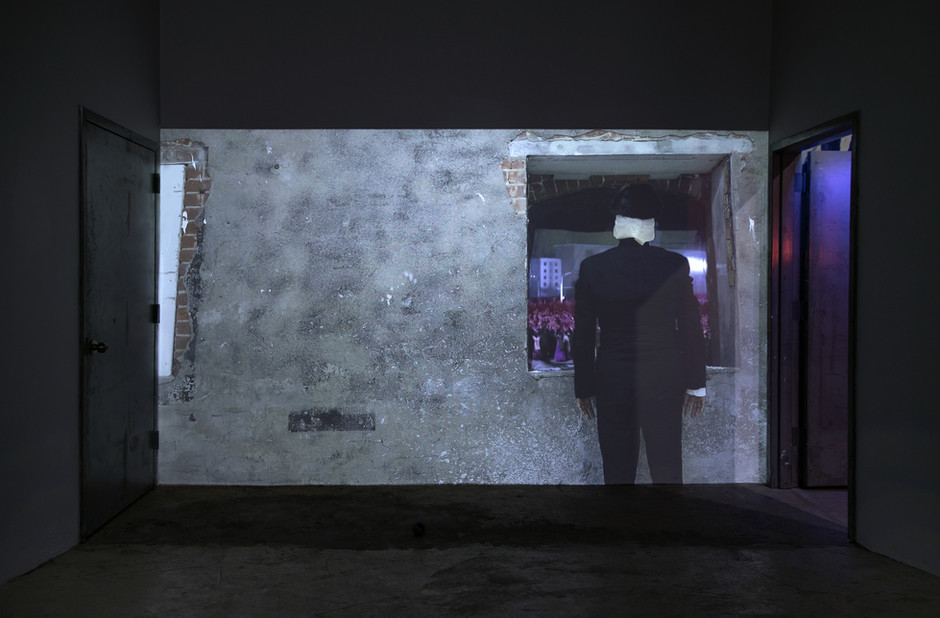 3 Install View Large Projection