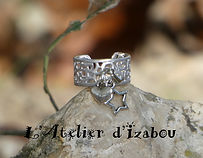 Bracelets perles. Perles rondes, perles à facette, charms, breloques, blanche et noir, argenté