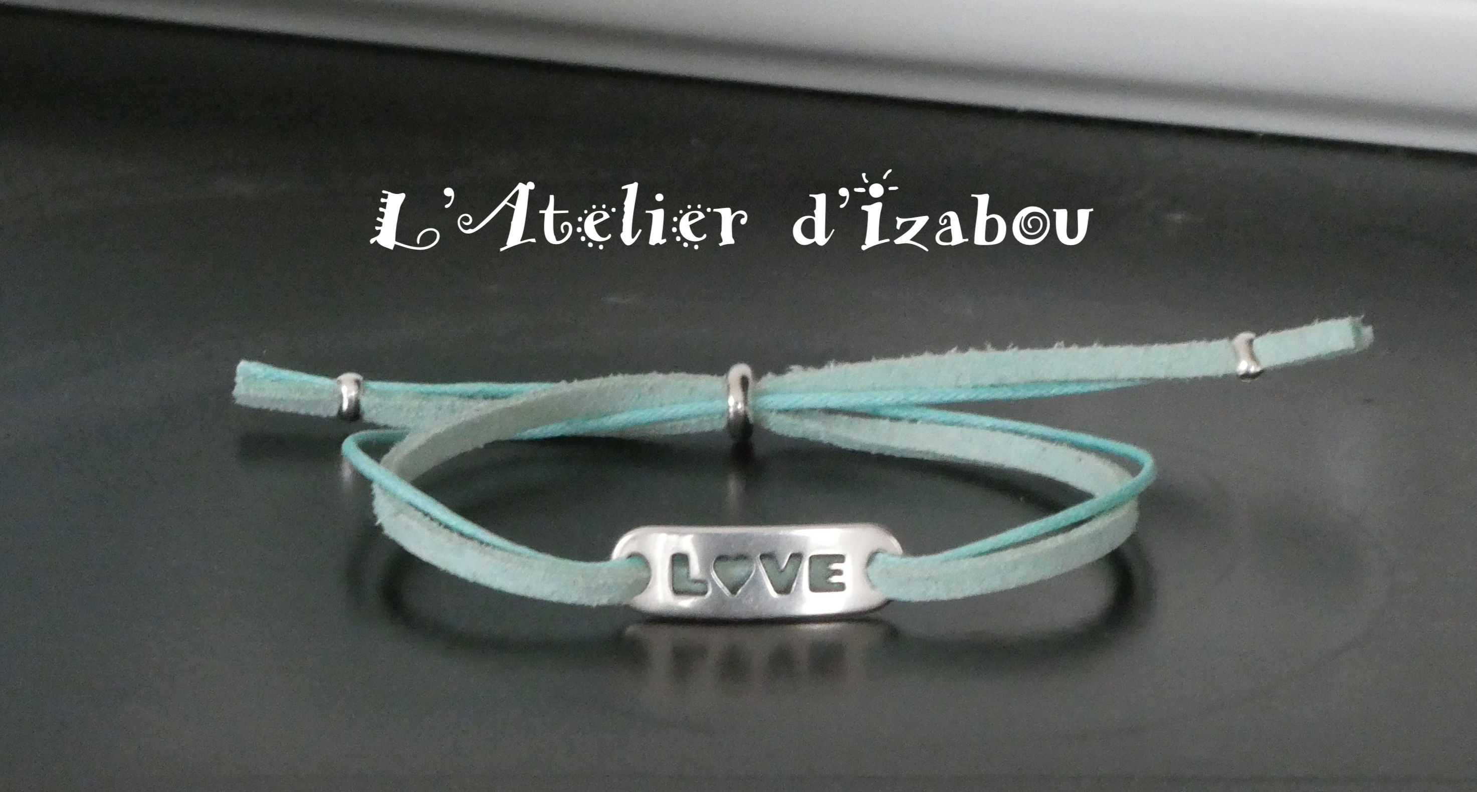 Bracelet fin Love, daim et coton ciré vert d'eau, connecteur "Love"