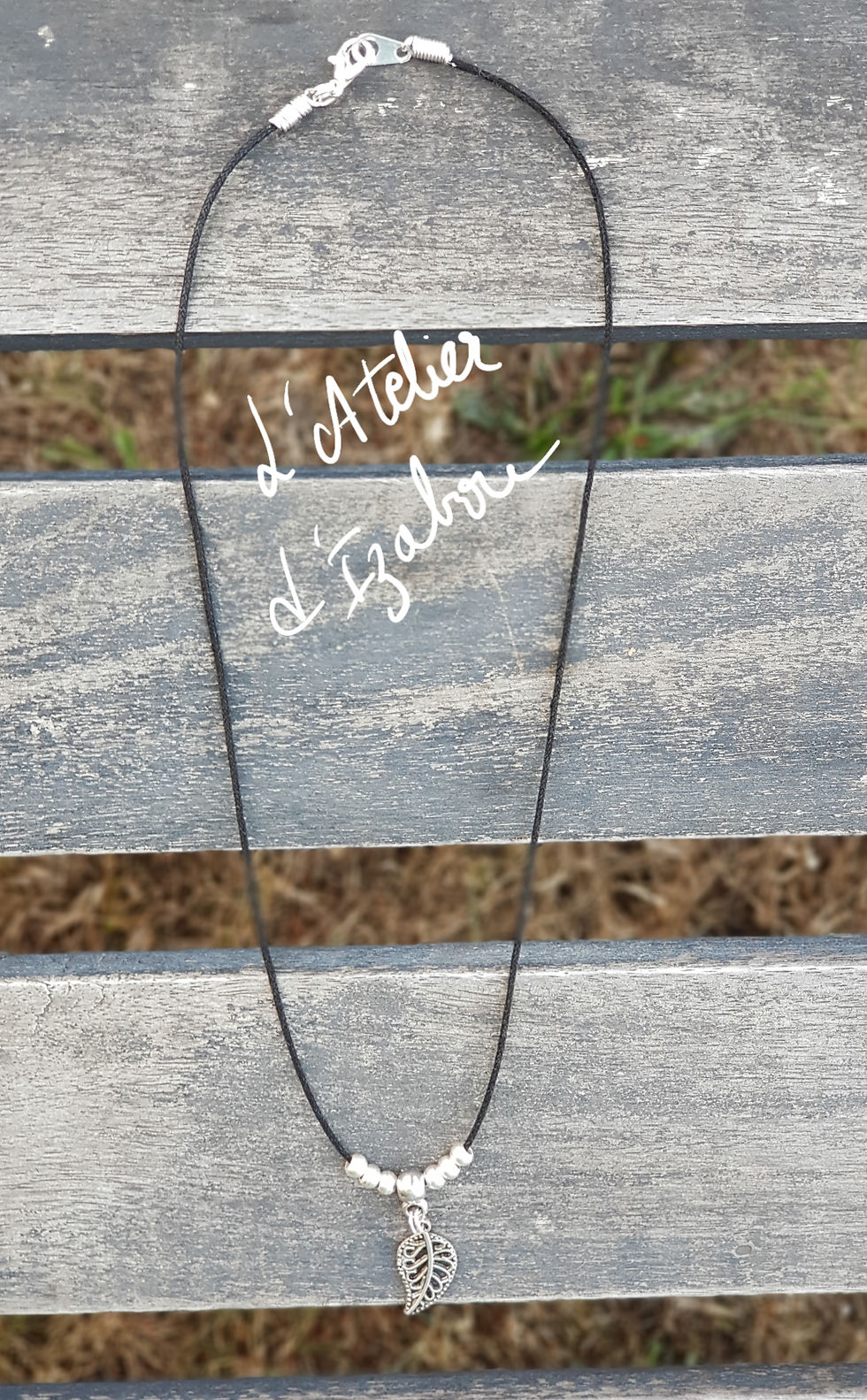 Miniature : Collier fin ras de cou coton ciré noir et pendentif feuille