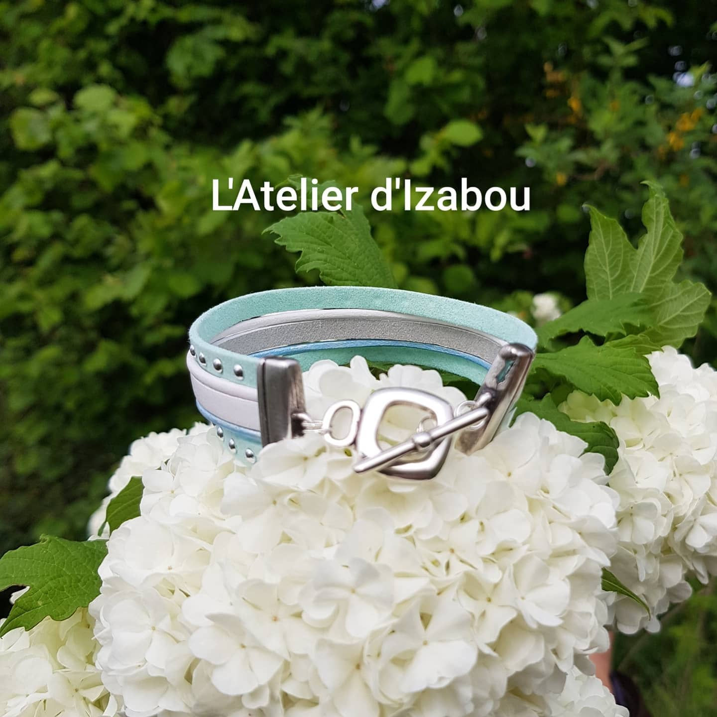 Bracelet multirangs blanc-bleu