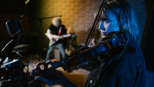Confidence drops in professional musicians triggered by The Pressure–Identity Loop™