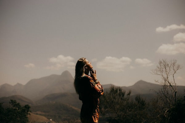 image of woman praying