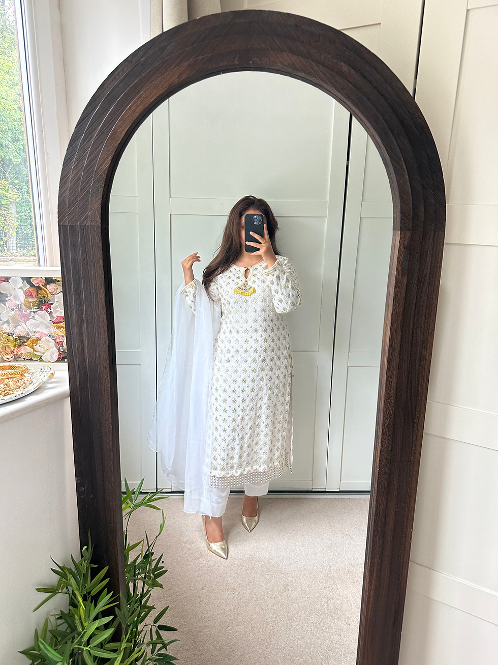 Thumbnail: White Chikankari 🤍
