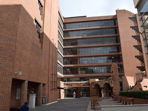 Un Espia en el Giraldo