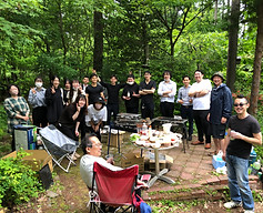 会社所有の保養所テラスで社長を囲んで懇親会.JPG