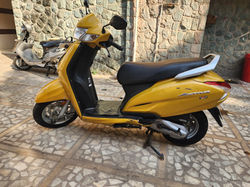 Honda Activa 6G 2020 Yellow Left