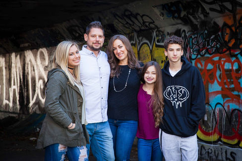 long island family photographer, family photography near me, family portraits in long island new york, professional family photos, family photoshoot near me