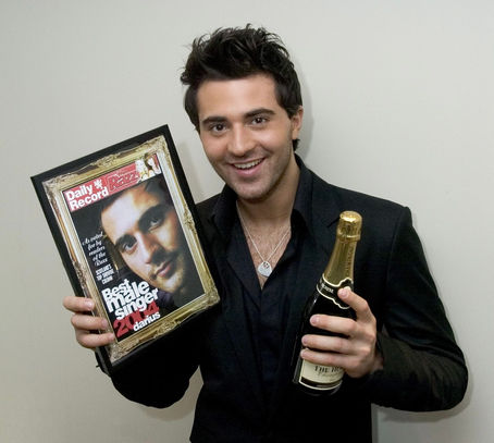 PHOTOS: Darius Wins Best Male Singer, December 2004