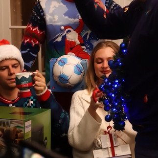 Amazon Ring - Bring The Presents - Georgia Cavallo, Paul Fischer, Paul Frege