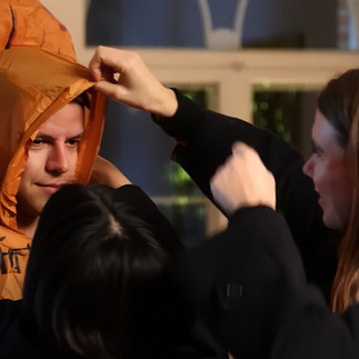 Amazon Ring - Bring The Presents - Georgia Cavallo, Paul Fischer, Paul Frege