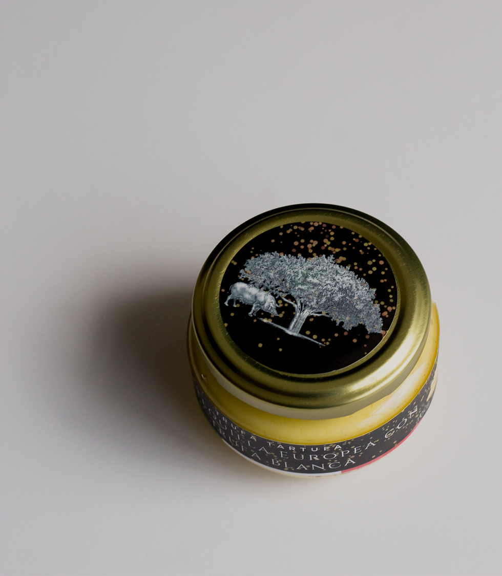 Miniatura: Mantequilla europea con trufa blanca