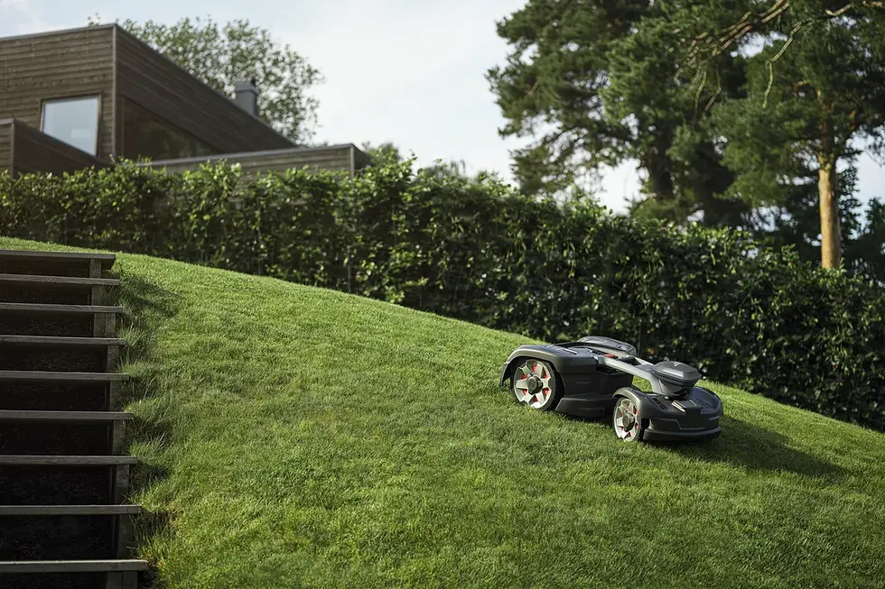 Miniaturbild: HUSQVARNA AUTOMOWER® 435 AWD NERA