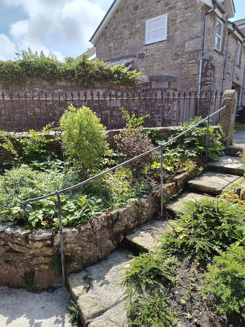TRADITIONAL HANDRAIL
