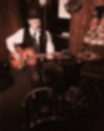 Live music with Tommy Fyfe