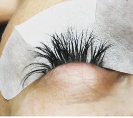 How to Choose A Lash Artist