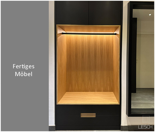 Foto der fertig montierten Garderobe mit beleuchteter Nische