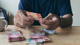 Tips for Managing Finances Before Year-End to Keep Spending Under Control