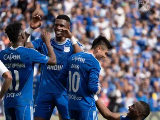 Millonarios y Boyacá Chicó le dieron continuidad a la fecha 11 de la Liga BetPlay con el partido en El Campín. El conjunto de Alberto Gamero llegó a 19 puntos y quedó parcialmente en el segundo puesto, eso sí, siendo de los pocos equipos que tienen el calendario al día.