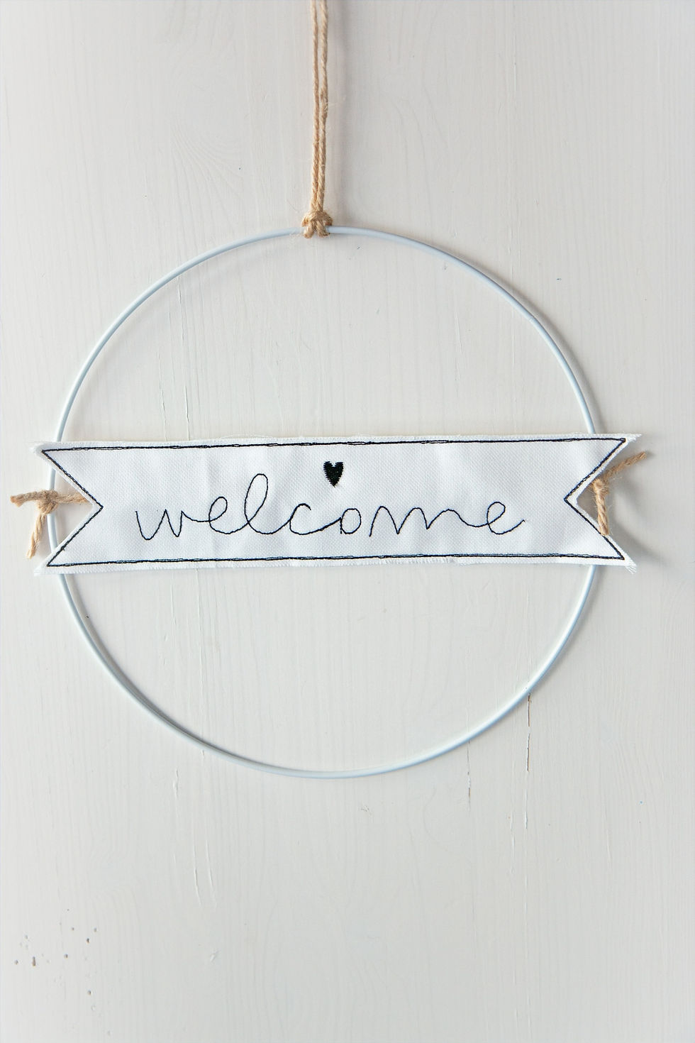 Thumbnail: White Metal Ring decorated with "Welcome" banner