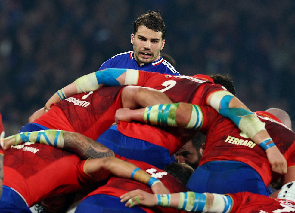 France’s Antoine Dupont in sction vs. Italy at Six Nations