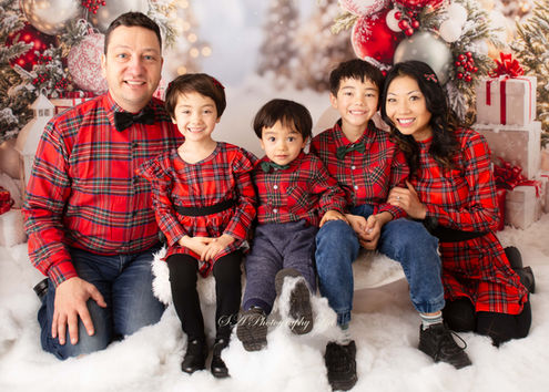 Family Christmas portraits in Eccles near Trafford and Stretford – Greater Manchester
