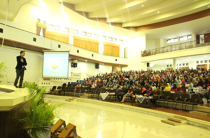 UNIVERSITAS DIPONOGORO