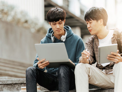 Breaking the Chains of Comparison: Mental Health in the Age of Social Media