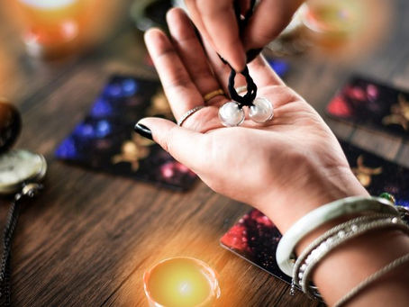 What are Psychic Readings? How Accurate They are?