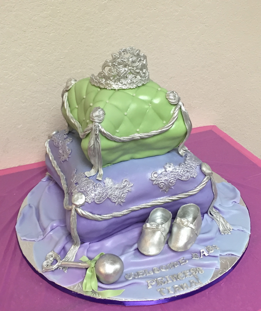 Baby shower Stacked pillow baby shower