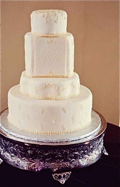 Wedding Cake Ivory Monogram.png