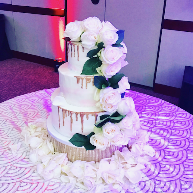 #dripcake #golddrip #weddingcake