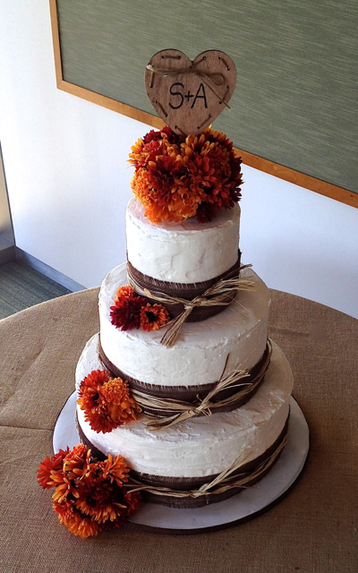 Wedding Cake Autumn Burlap.png